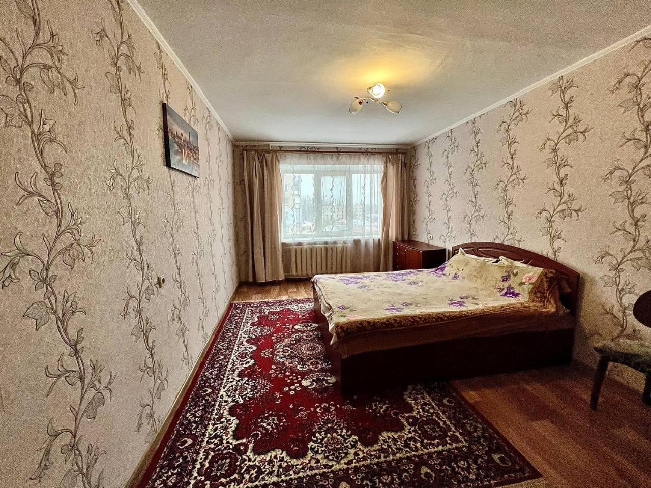 Apartment трехкомнатные в центре! соборная! парковка! 4 разд места!мак дональдс