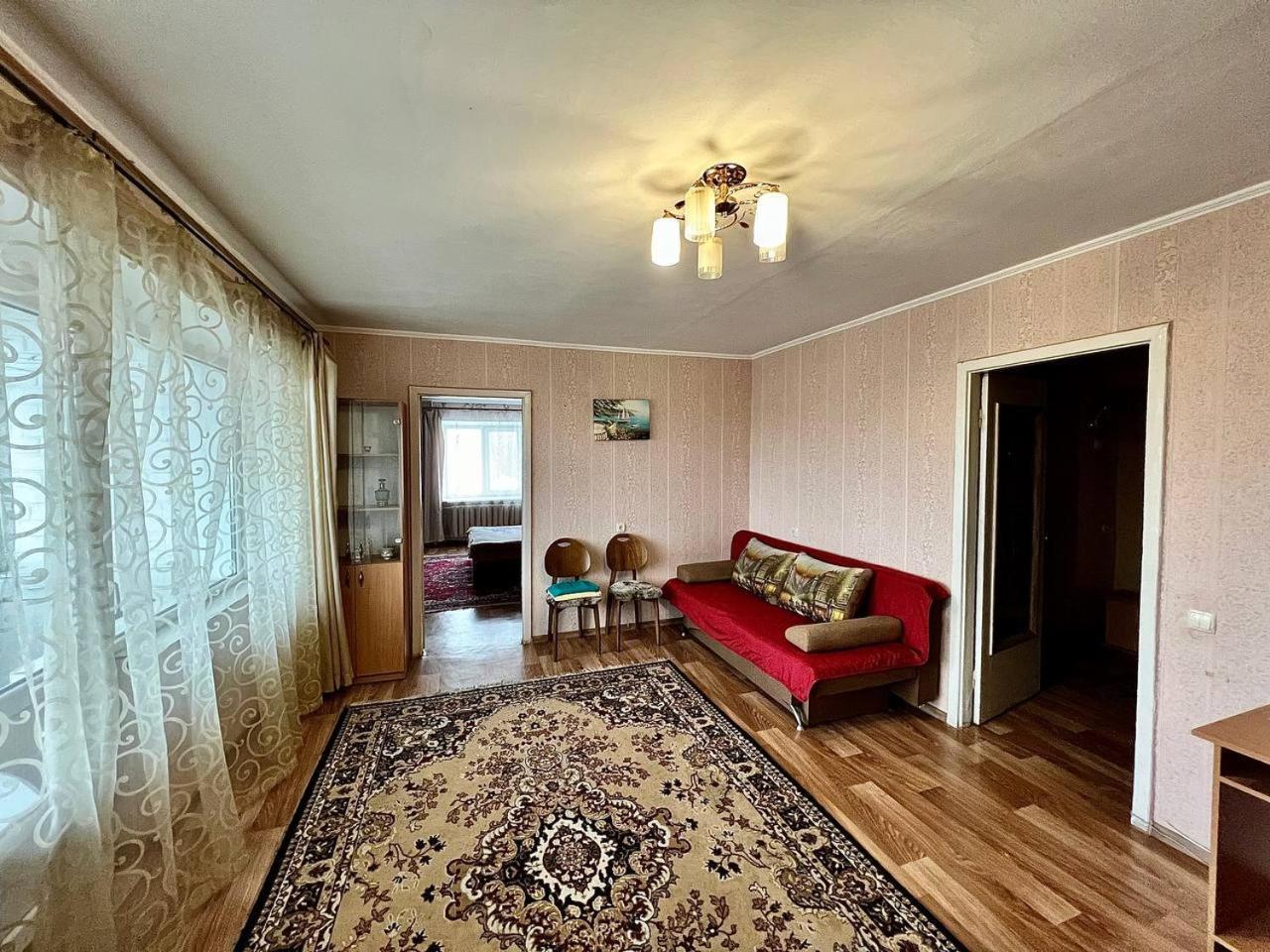 трехкомнатные в центре! соборная! парковка! 4 разд места!мак дональдс Apartment Mykolaiv